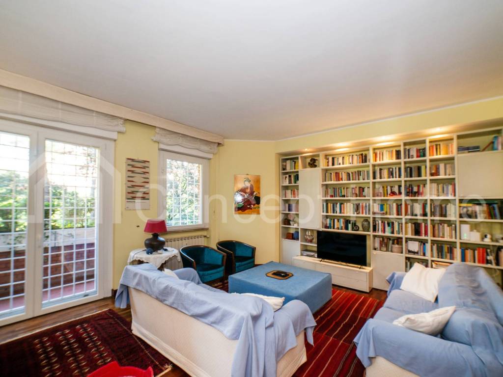 appartamento in vendita a Roma in zona EUR