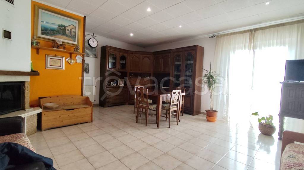 appartamento in vendita a Roma in zona Piana del Sole