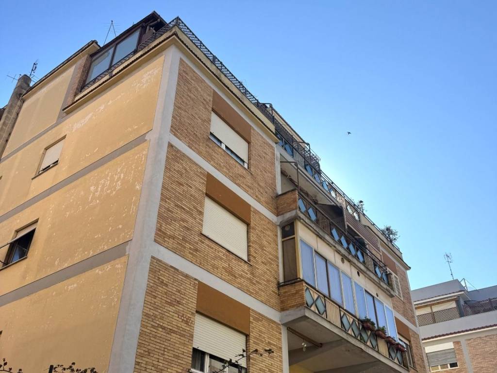 appartamento in vendita a Roma in zona Tor di Quinto