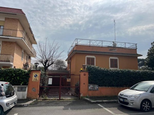 casa indipendente in vendita a Roma in zona Vigna Murata
