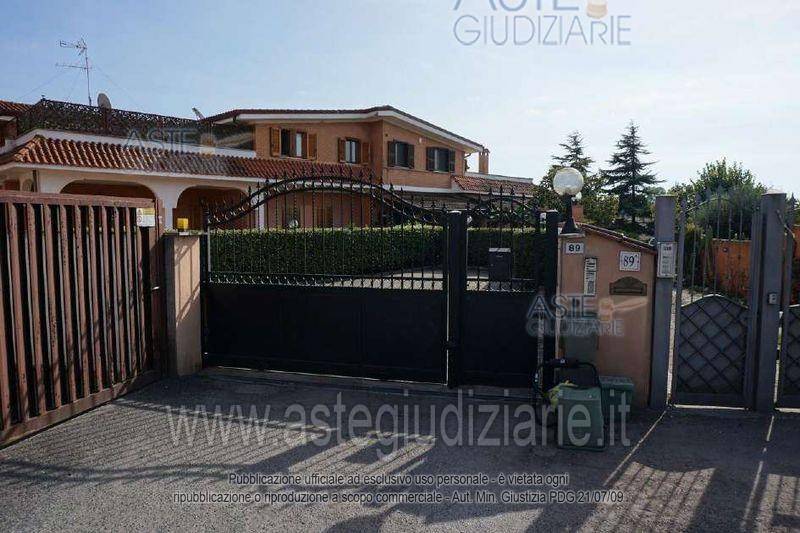 appartamento in vendita a Roma in zona Massimina/Casal Lumbroso