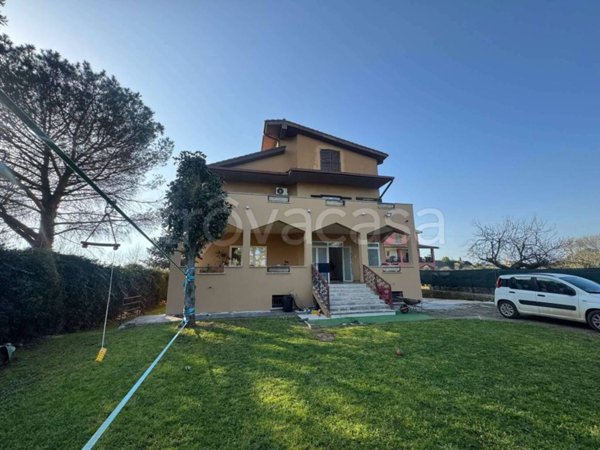 casa indipendente in vendita a Roma in zona Trigoria