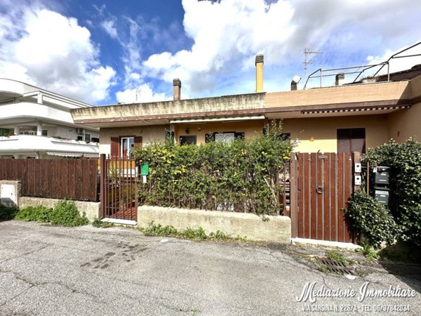 casa indipendente in vendita a Roma in zona Vitinia