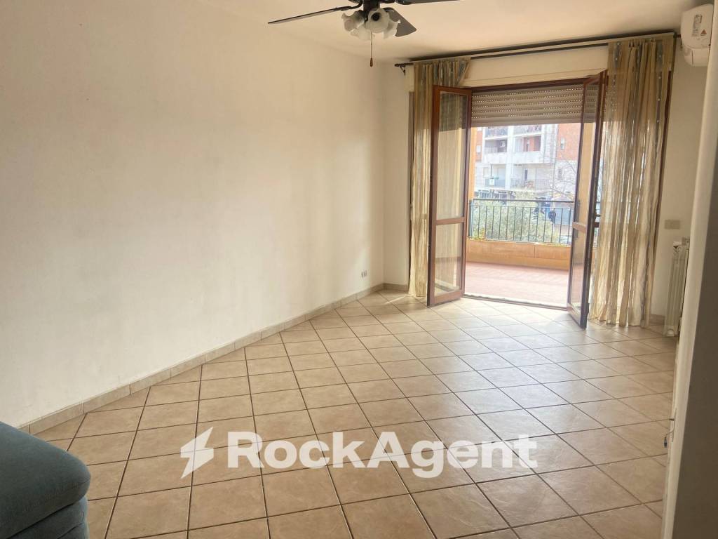 appartamento in vendita a Roma in zona Fonte Laurentina