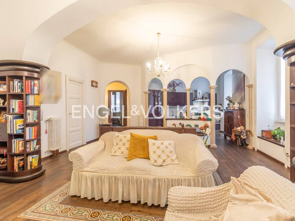 appartamento in vendita a Roma in zona Esquilino
