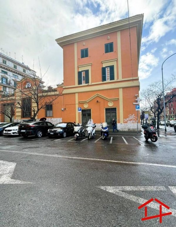 appartamento in vendita a Roma in zona Tuscolano