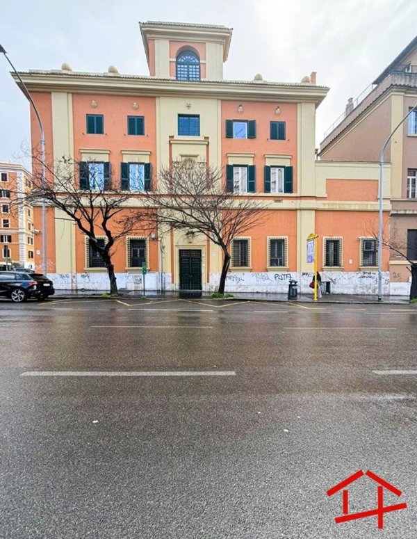 appartamento in vendita a Roma in zona Tuscolano