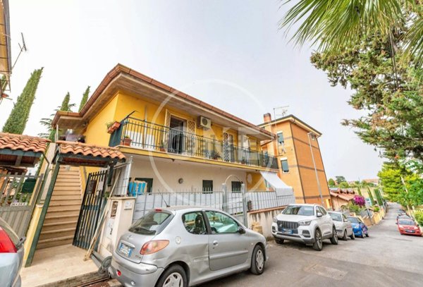 appartamento in vendita a Roma in zona Lunghezza