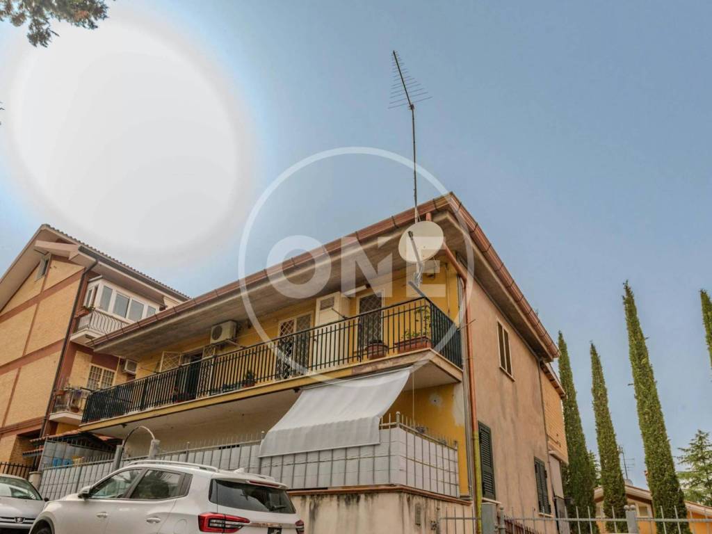 appartamento in vendita a Roma in zona Lunghezza