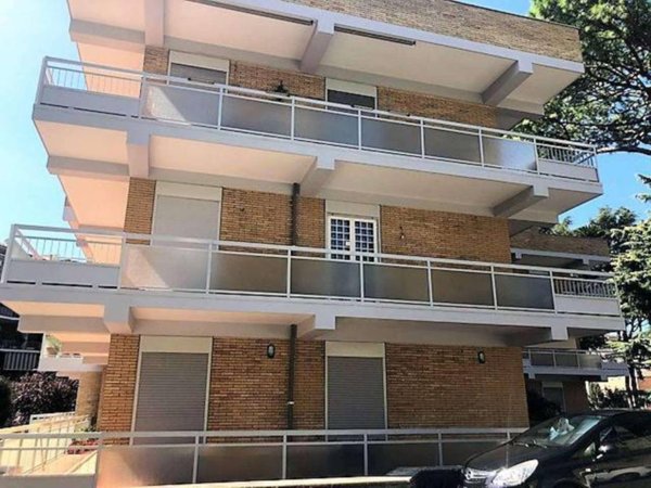 appartamento in vendita a Roma in zona Ardeatino