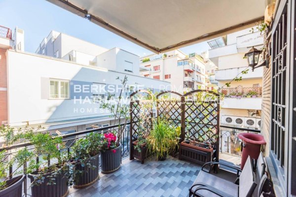 appartamento in vendita a Roma in zona Appio Latino