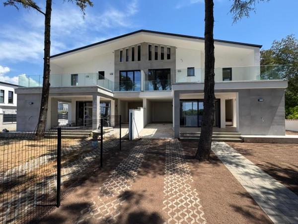 casa indipendente in vendita a Roma in zona Infernetto