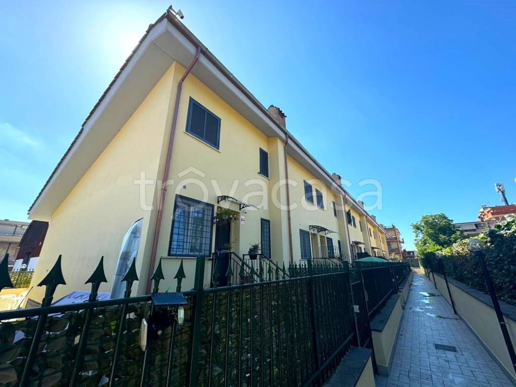 casa indipendente in vendita a Roma in zona Ponte di Nona