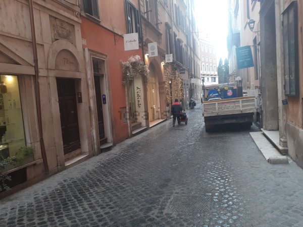 locale di sgombero in vendita a Roma in zona Campo Marzio