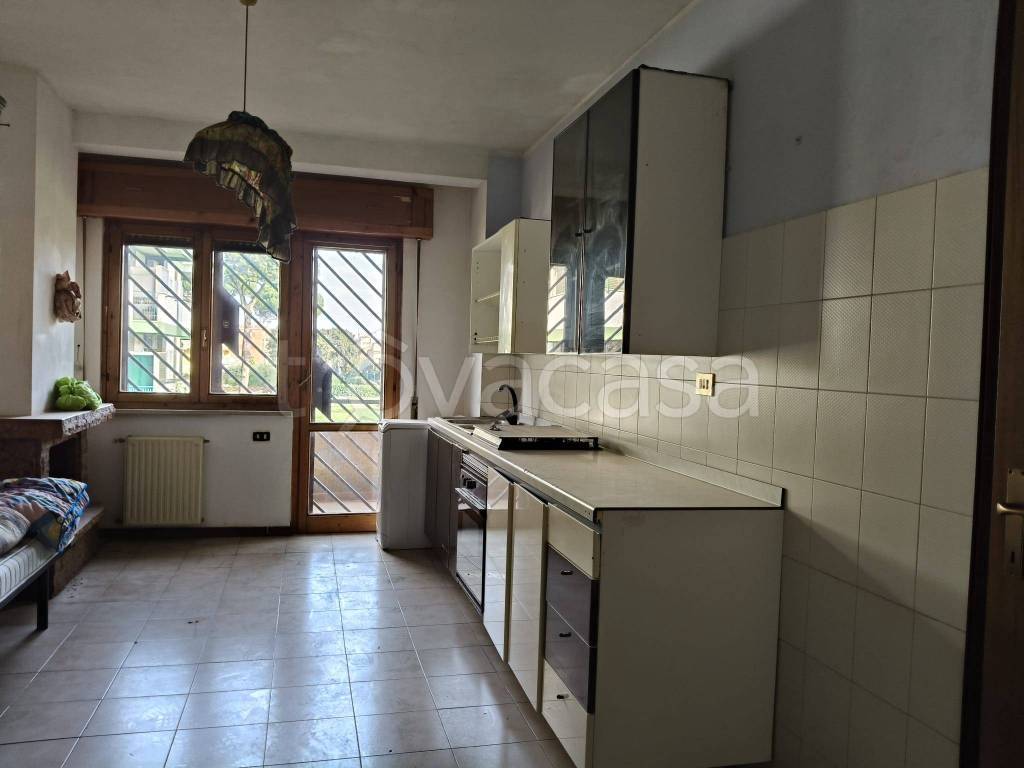 appartamento in vendita a Roma in zona Casal Morena