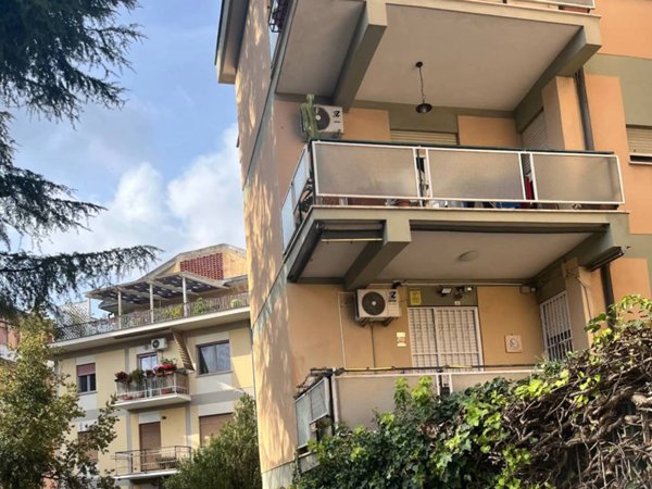 appartamento in vendita a Roma in zona Ostiense