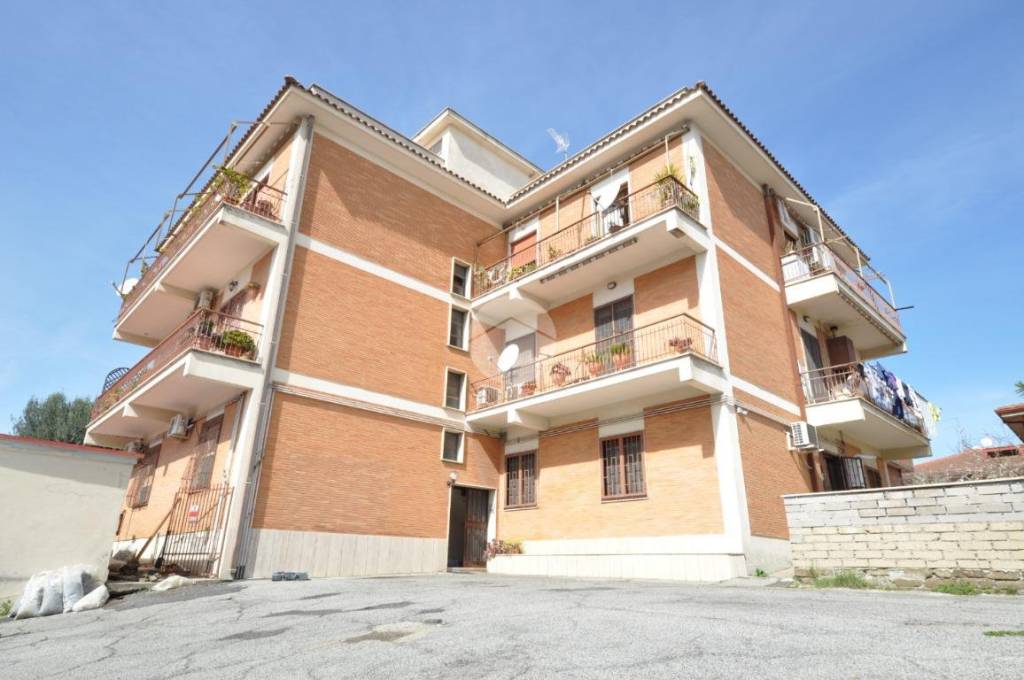 appartamento in vendita a Roma in zona Finocchio