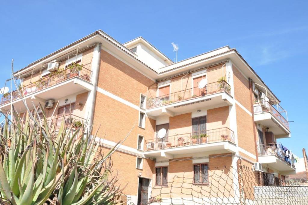 appartamento in vendita a Roma in zona Finocchio