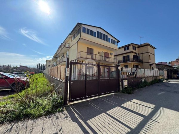 appartamento in vendita a Roma in zona Castelverde