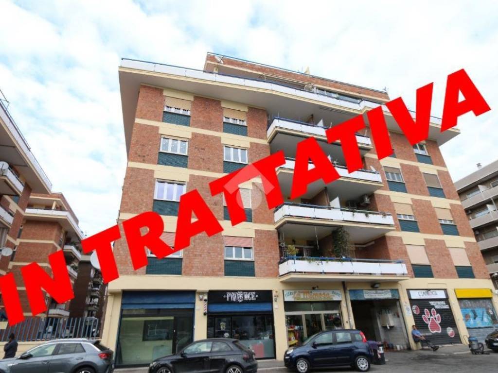 appartamento in vendita a Roma in zona Castel Fusano