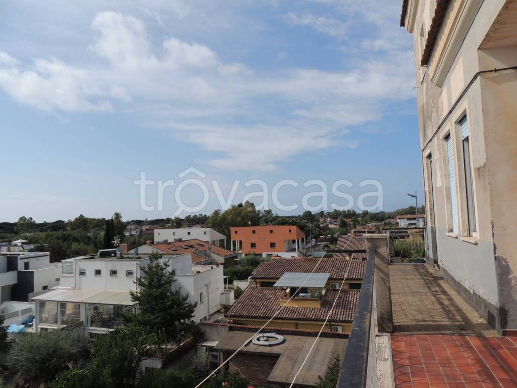 appartamento in vendita a Roma in zona Ostiense
