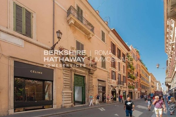 negozio in vendita a Roma in zona Trevi-Colonna