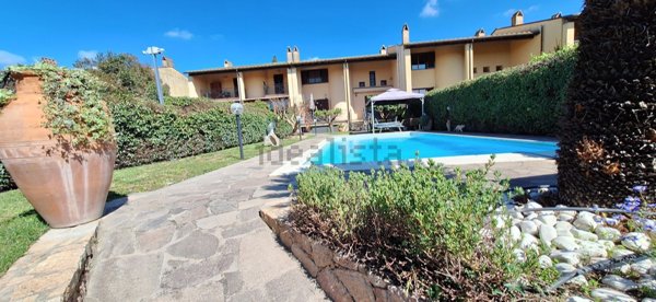 casa indipendente in vendita a Roma in zona Pantan Monastero