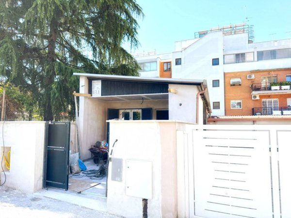 appartamento in vendita a Roma in zona Torre Maura