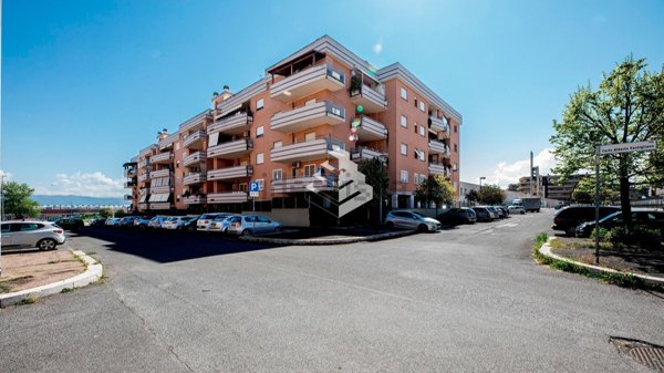 appartamento in vendita a Roma in zona Ponte di Nona