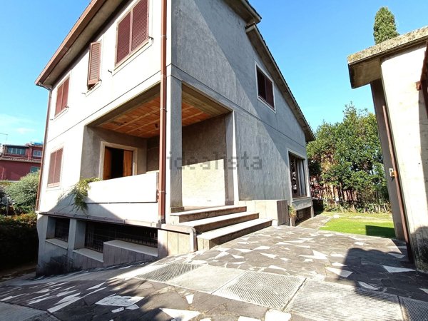 casa indipendente in vendita a Roma in zona Acilia