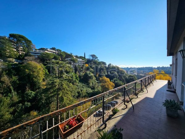 appartamento in vendita a Roma in zona Tomba di Nerone