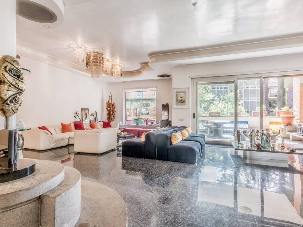 appartamento in vendita a Roma in zona Tor di Quinto