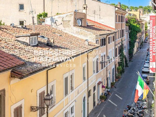 appartamento in vendita a Roma in zona Trastevere