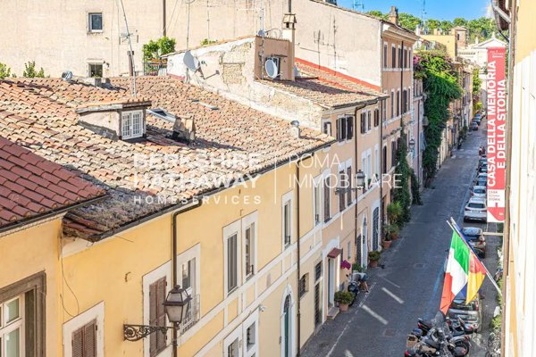 appartamento in vendita a Roma in zona Trastevere