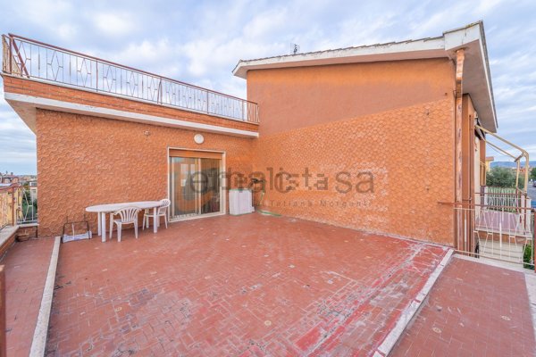 appartamento in vendita a Roma in zona Lunghezza