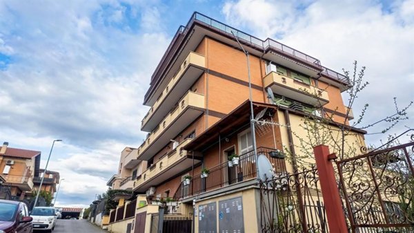 appartamento in vendita a Roma in zona Finocchio