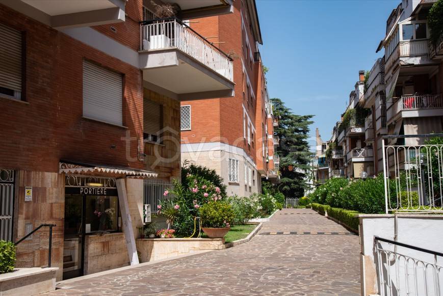 appartamento in vendita a Roma in zona Tor di Quinto