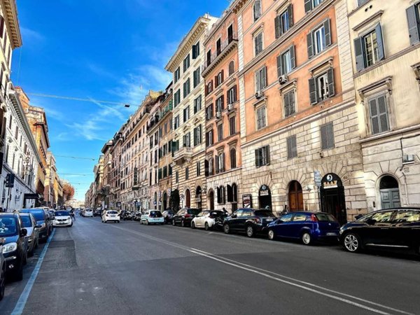 appartamento in vendita a Roma in zona Rione Monti/Campitelli