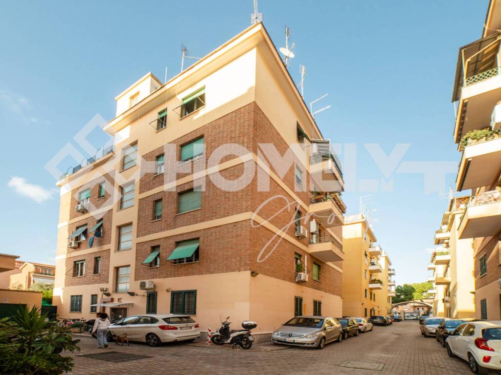 appartamento in vendita a Roma in zona Tuscolano