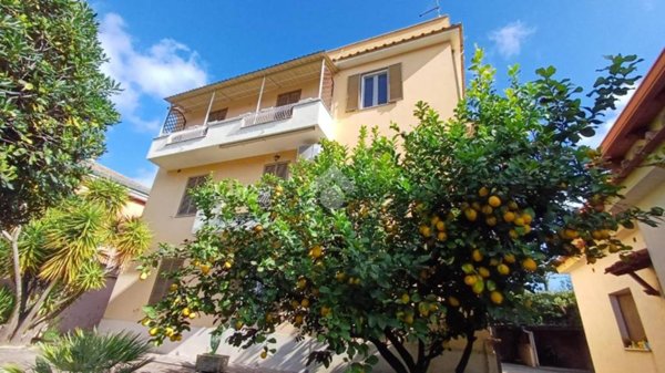 appartamento in vendita a Roma in zona Ardeatino