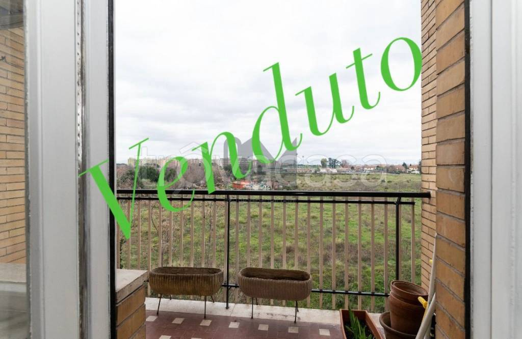 appartamento in vendita a Roma in zona Prenestino-Labicano