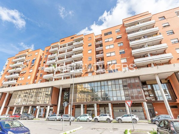 ufficio in vendita a Roma in zona Collatino