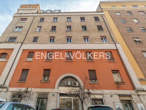 appartamento in vendita a Roma in zona Ostiense