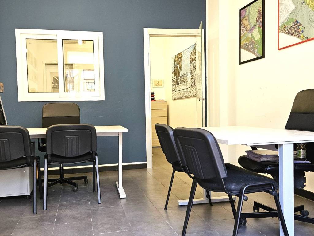 negozio in vendita a Roma in zona Castel Fusano