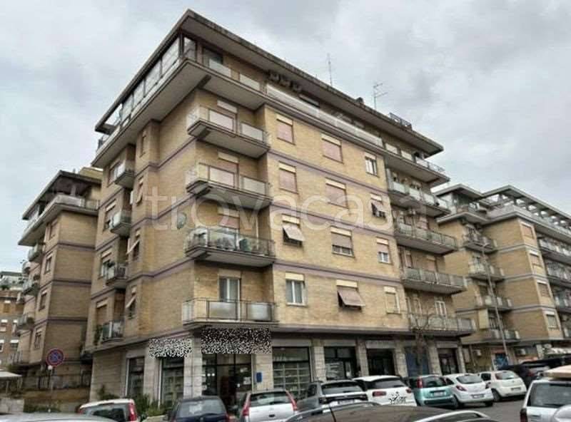 appartamento in vendita a Roma in zona Ostia