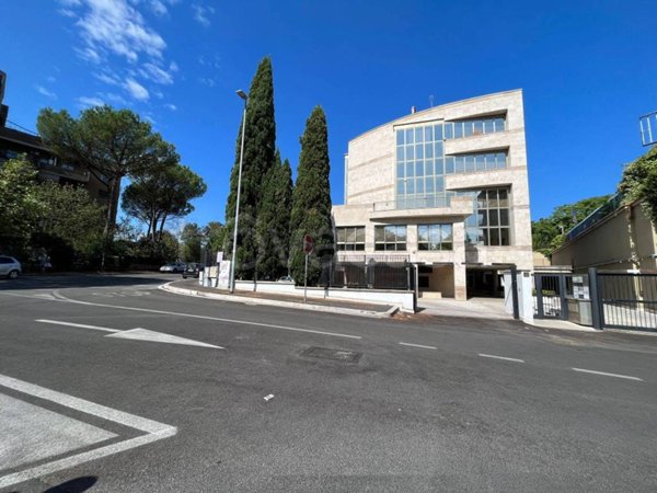 ufficio in vendita a Roma in zona Ponte Mammolo