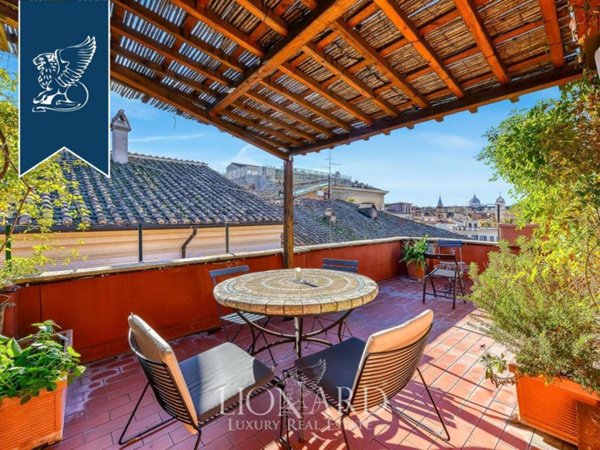 appartamento in vendita a Roma in zona Parione/Sant'Eustachio