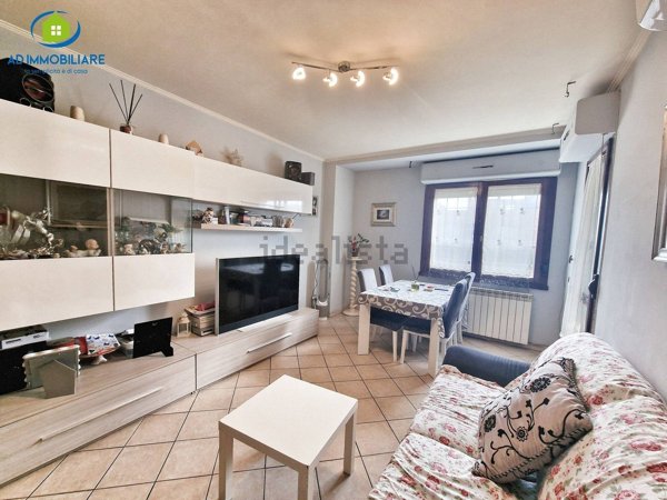 appartamento in vendita a Roma in zona Tor Cervara