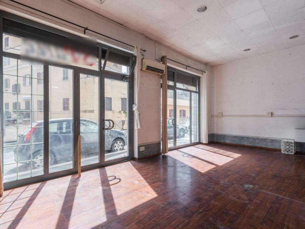 negozio in vendita a Roma in zona Portuense
