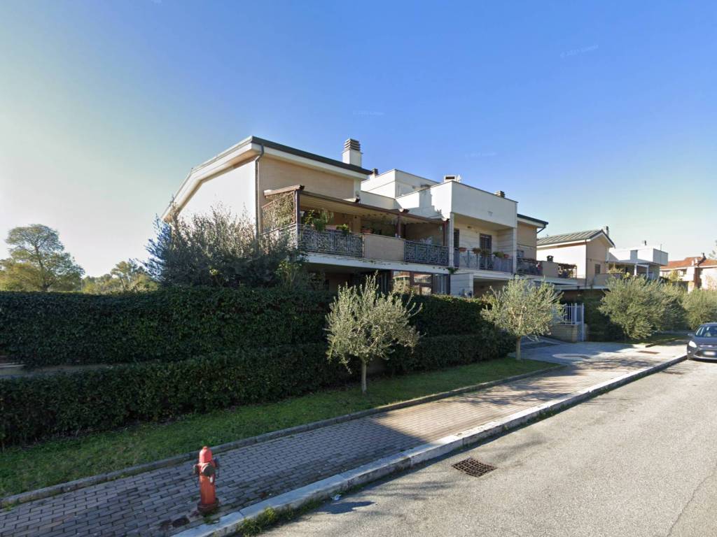 appartamento in vendita a Roma in zona Appio Claudio
